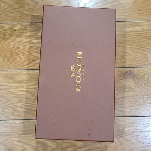 Low Heel COACH Shoes. BLACK COLOR, SIZE 9. - Picture 11 of 12